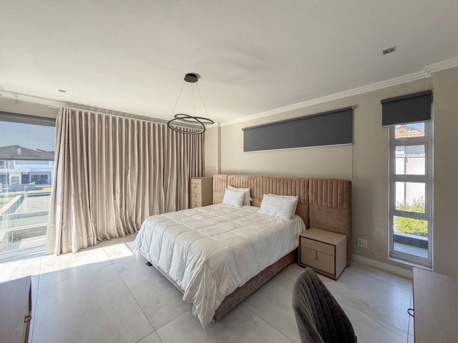 5 Bedroom Property for Sale in The Islands Estates North West